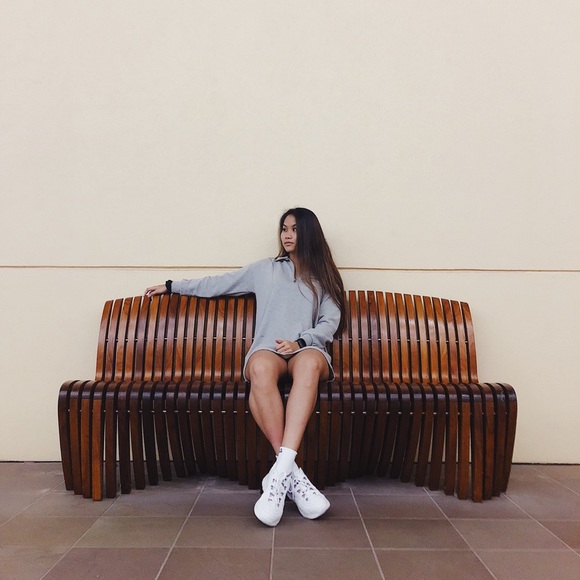 Meet your posher 👋🏼 - Picture 3 of 3